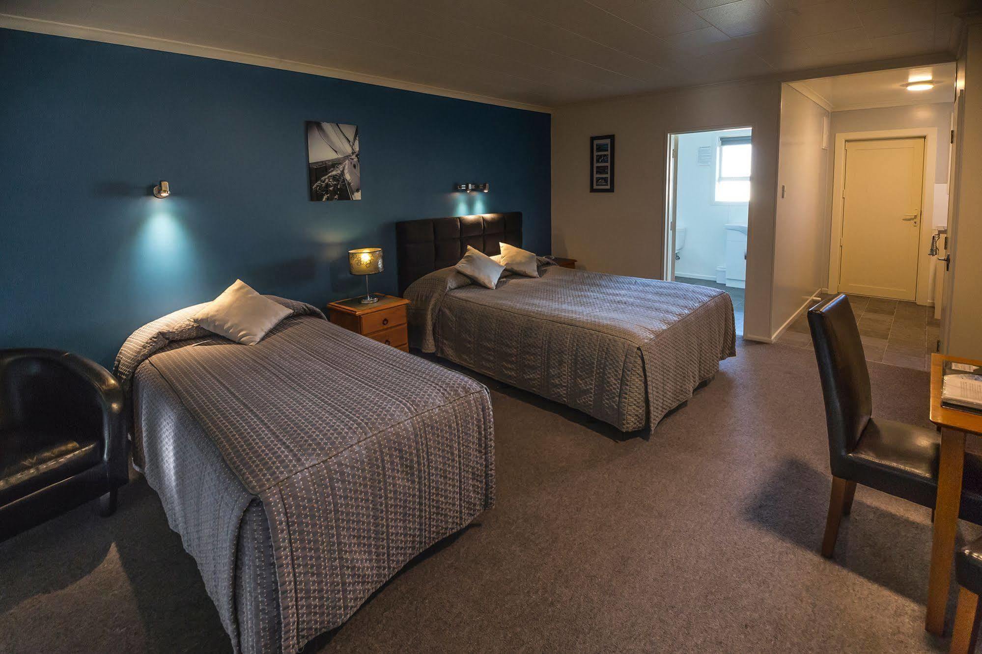Aaa Thames Court Motel 4*