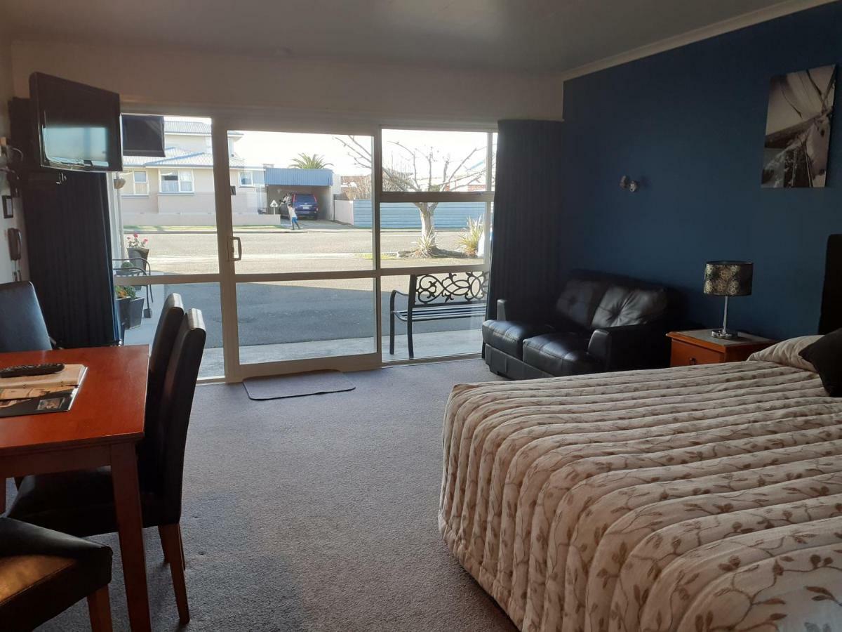 Aaa Thames Court 4*